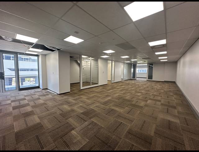 217.40M² OFFICE TO LET IN DORINGKLOOF